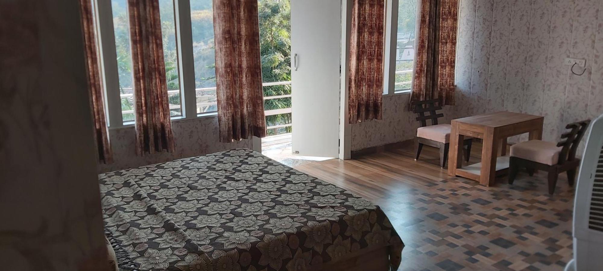 دهرادون Valley Retreat Home Stay الغرفة الصورة